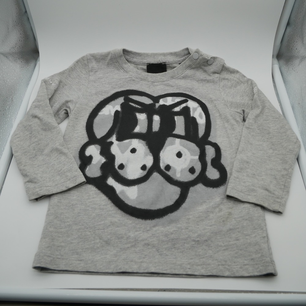 Givenchy Kids Gray Dog Graphic Long Sleeve Shirt Size 2 Snap Shoulder Tee